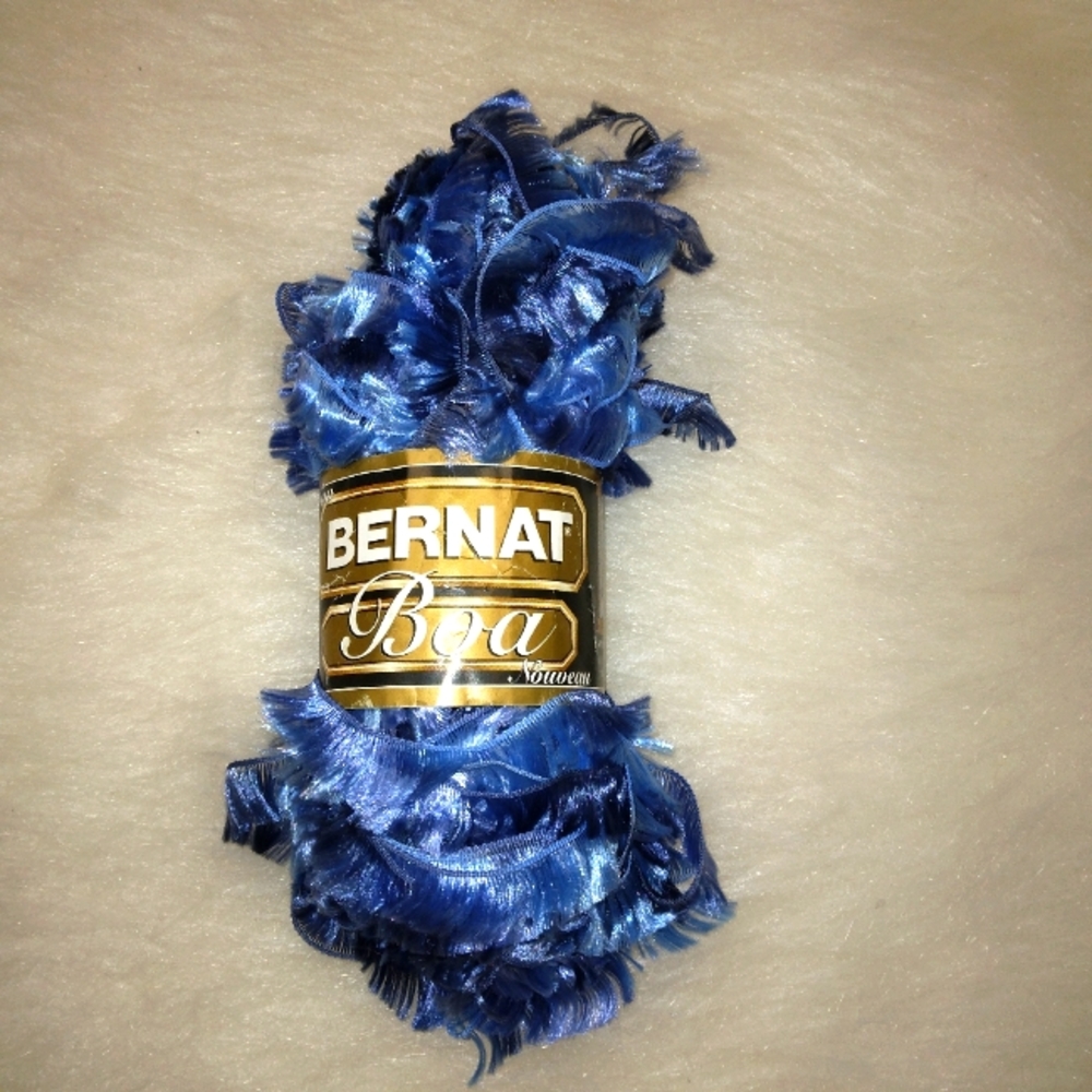 YARN Eyelash Yarn Bernat Boa Nouveau, Blue Bird